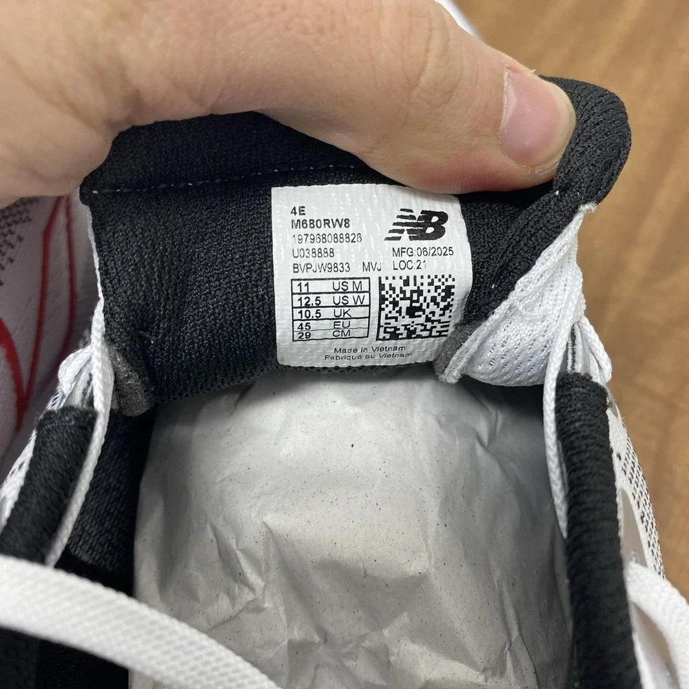 NEW BALANCE Fresh Foam 680v8 Running Shoes Sneakers White/Black Men's Size 11 US